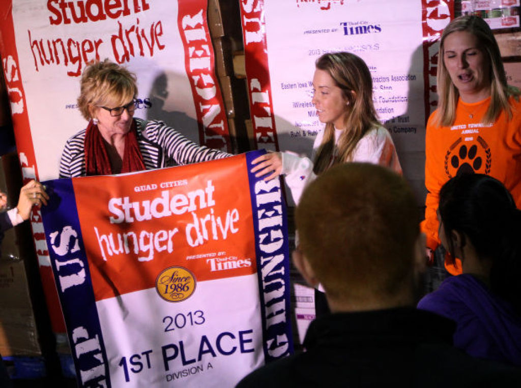 110713-hunger-drive2